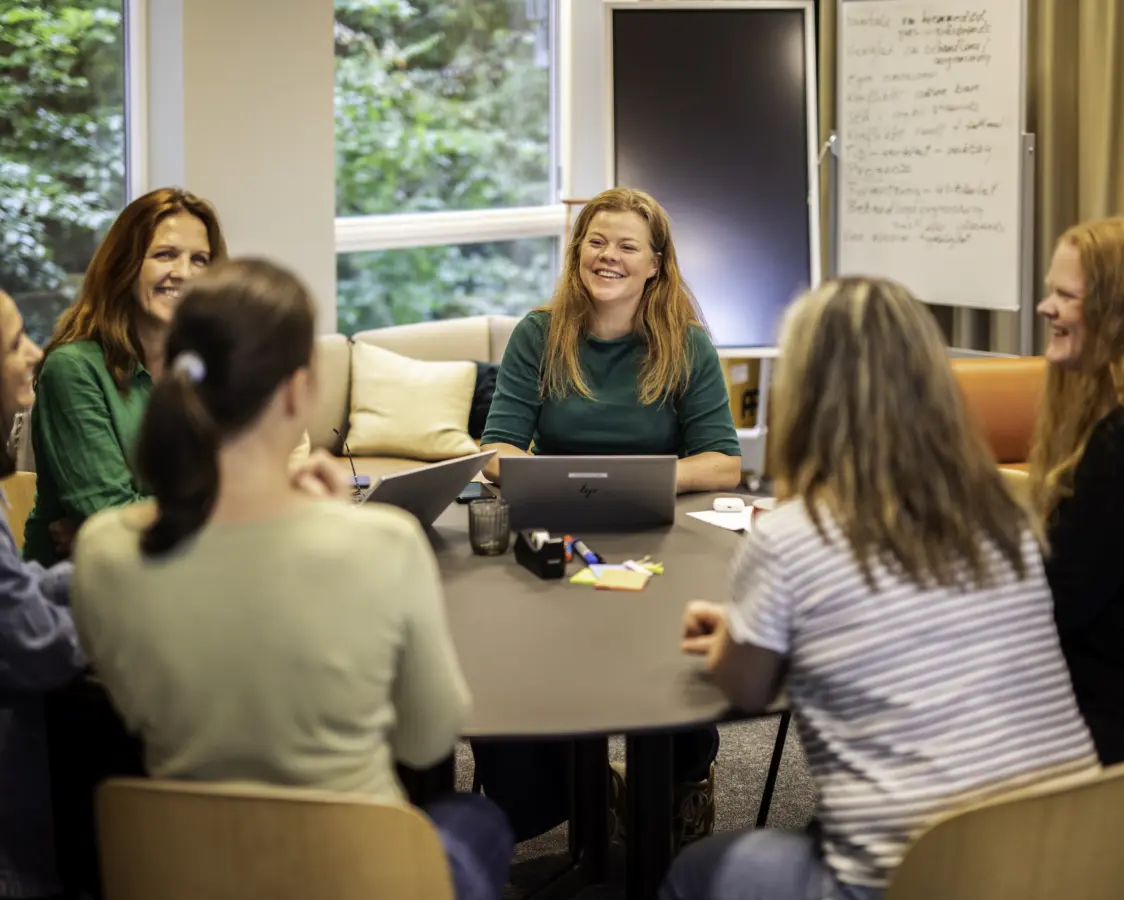 Underviser fra Verdighetsenteret