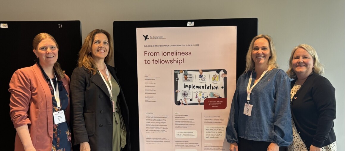 Fire forskere fremfor poster